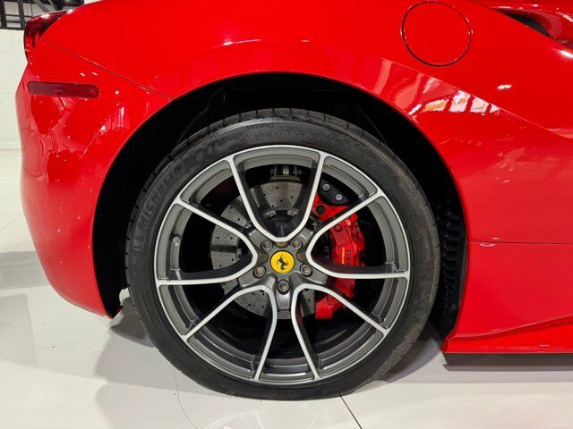 2018 Ferrari 488 Spider Rosso Scuderia paint/calipers, JBL Professional audio, Goldrake seats w/ lifter & MUCH MORE! Fort Lauderdale FL