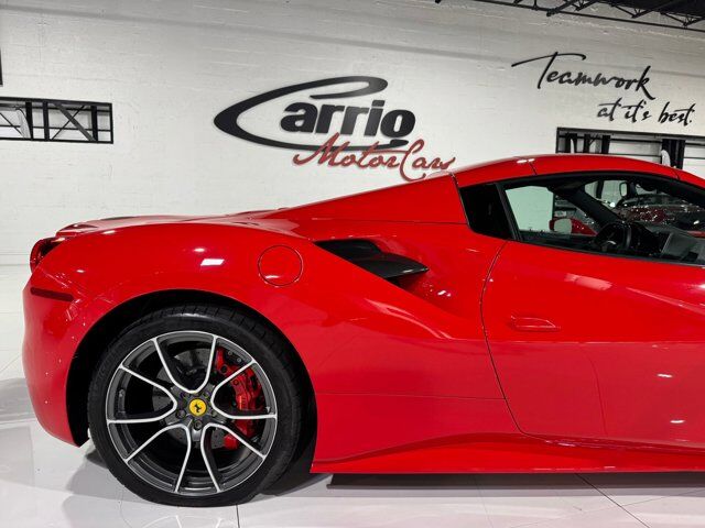 2018 Ferrari 488 Spider Rosso Scuderia paint/calipers, JBL Professional audio, Goldrake seats w/ lifter & MUCH MORE! Fort Lauderdale FL