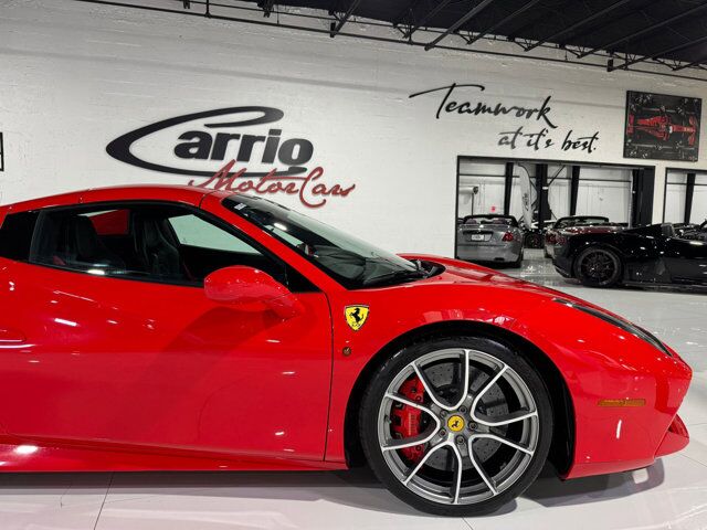 2018 Ferrari 488 Spider Rosso Scuderia paint/calipers, JBL Professional audio, Goldrake seats w/ lifter & MUCH MORE! Fort Lauderdale FL