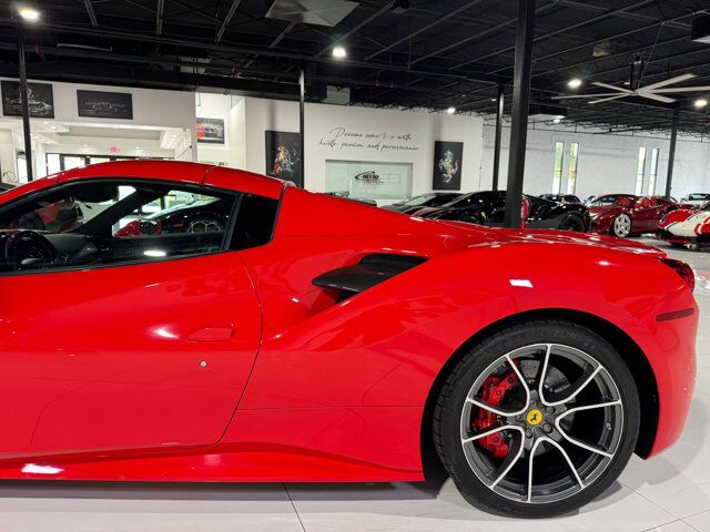2018 Ferrari 488 Spider Rosso Scuderia paint/calipers, JBL Professional audio, Goldrake seats w/ lifter & MUCH MORE! Fort Lauderdale FL