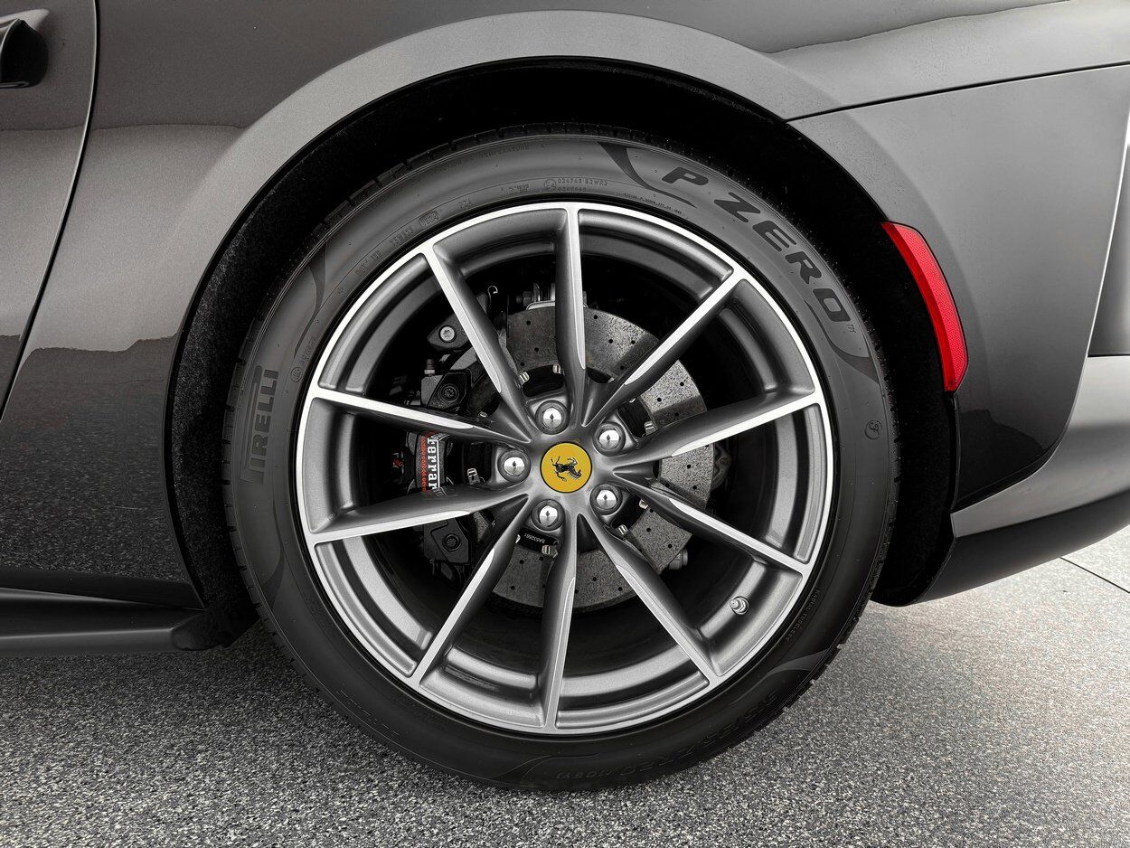 2018 Ferrari 812 Superfast Base Bellevue WA