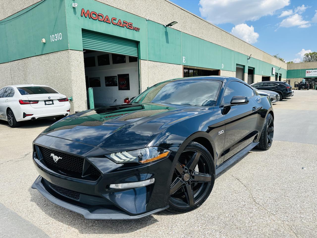 2018 Ford Mustang GT 5.0 -  6 speed manual