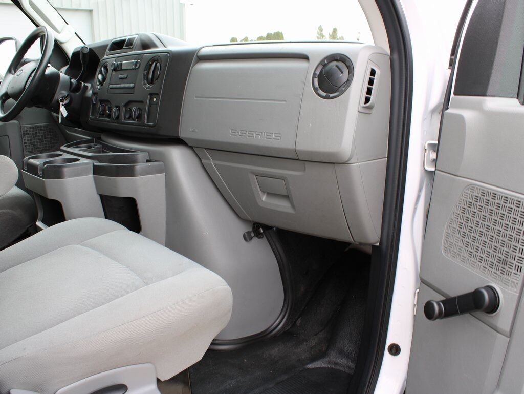 2018 Ford E-350SD Cutaway RWD DRW Fond du Lac WI