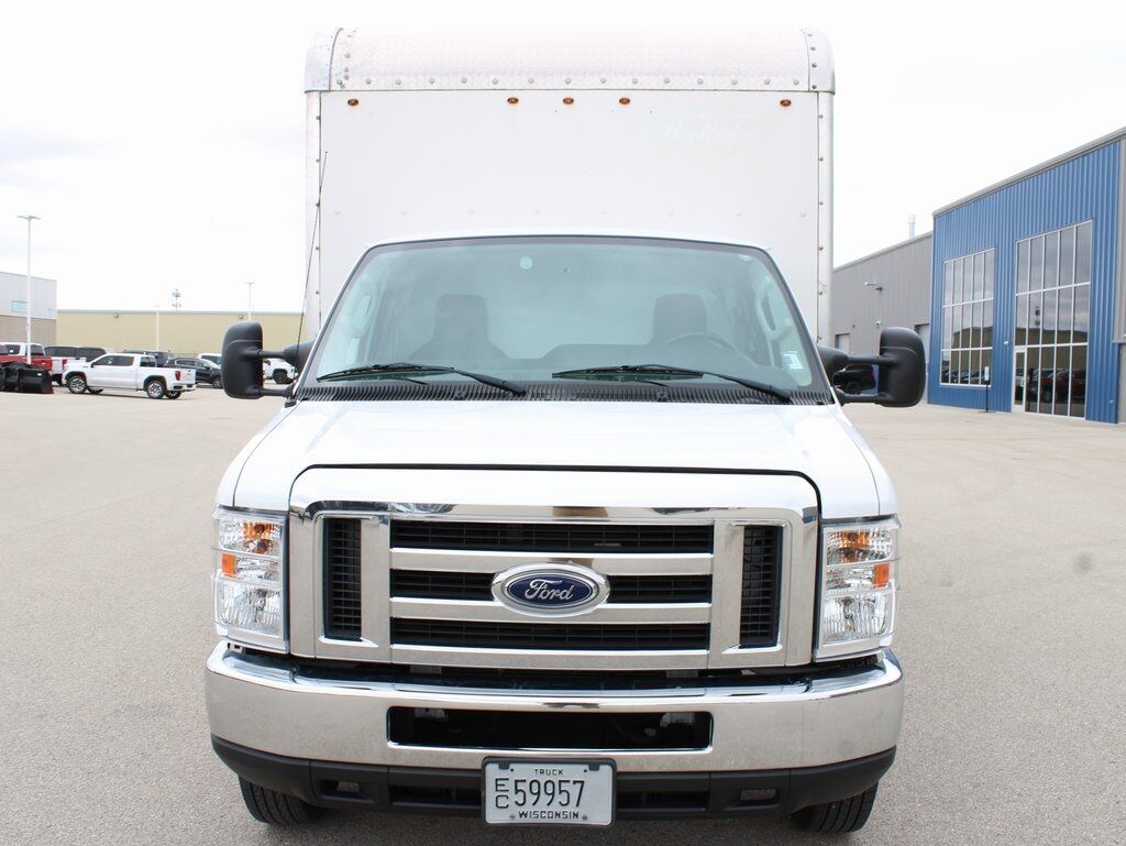 2018 Ford E-350SD Cutaway RWD DRW Fond du Lac WI