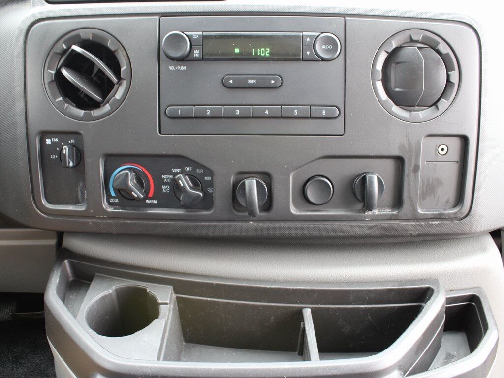 2018 Ford E-350SD Cutaway RWD DRW Fond du Lac WI