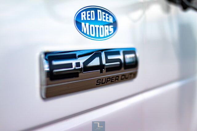 2018 Ford E-450 Cutaway Bus 7 Passenger Wheelchair Lift Red Deer AB