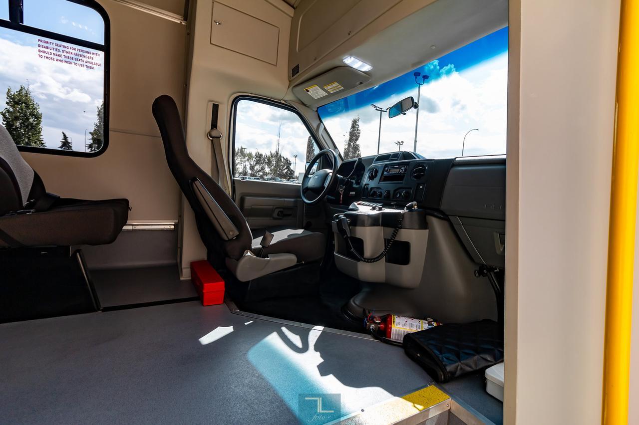 2018 Ford E-450 Cutaway Bus 7 Passenger Wheelchair Lift Red Deer AB