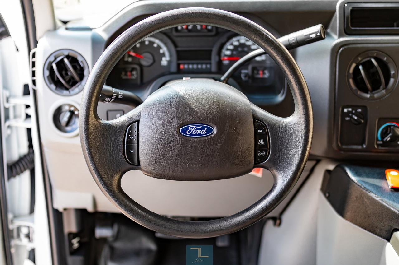 2018 Ford E-450 Cutaway Bus 7 Passenger Wheelchair Lift Red Deer AB