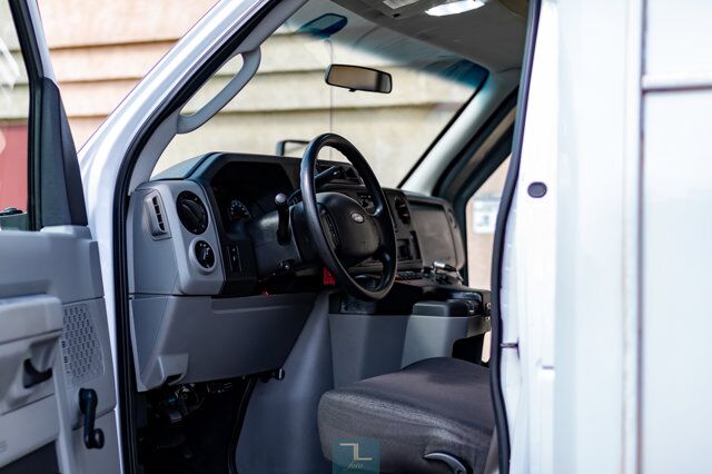 2018 Ford E-450 Cutaway Bus 7 Passenger Wheelchair Lift Red Deer AB