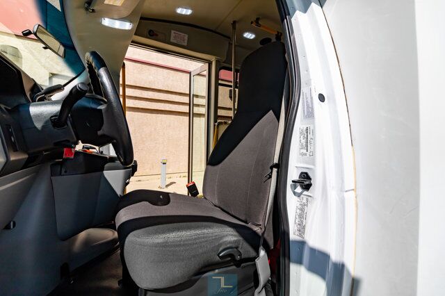 2018 Ford E-450 Cutaway Bus 7 Passenger Wheelchair Lift Red Deer AB