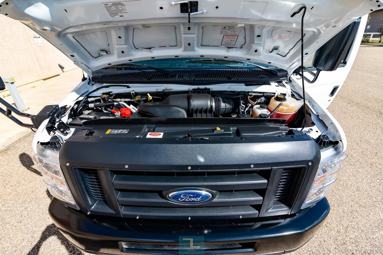 2018 Ford E-450 Cutaway Bus 7 Passenger Wheelchair Lift Red Deer AB