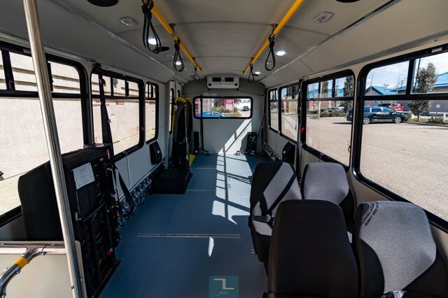 2018 Ford E-450 Cutaway Bus 7 Passenger Wheelchair Lift Red Deer AB