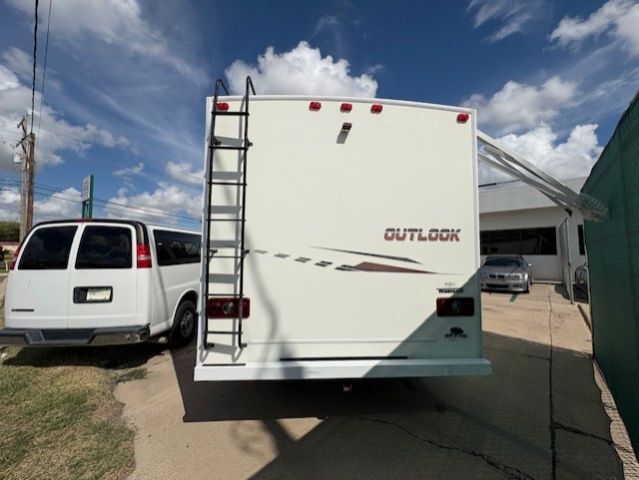 2018 Ford Econoline E-350 Super Duty Laredo TX