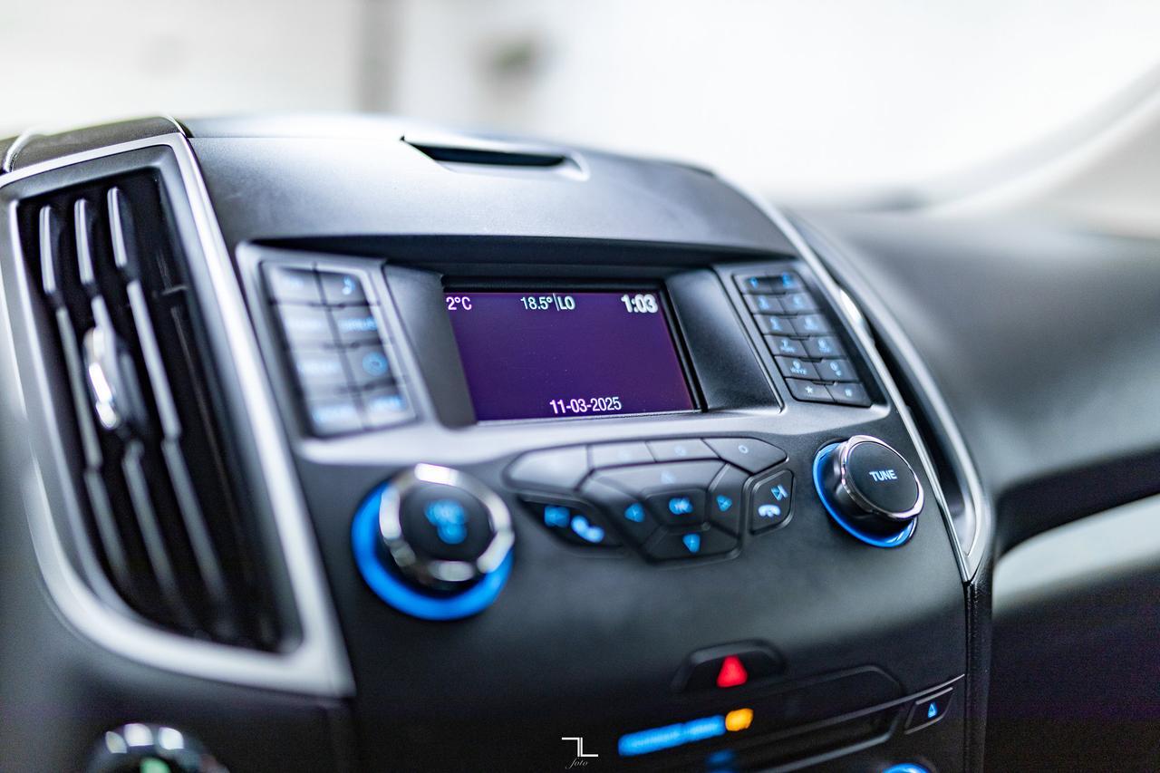 2018 Ford Edge AWD SEL PSeat BCam Red Deer AB