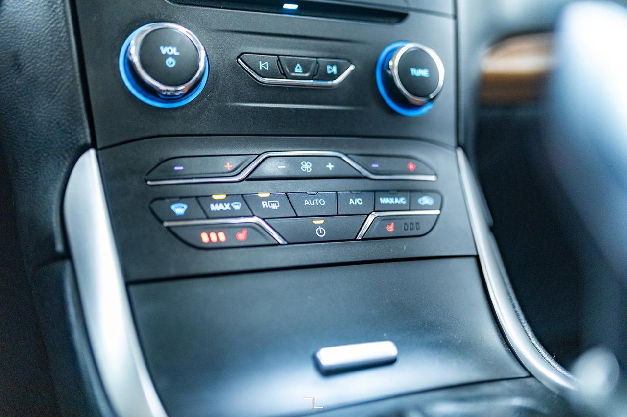 2018 Ford Edge AWD SEL Roof Nav BCam Red Deer AB