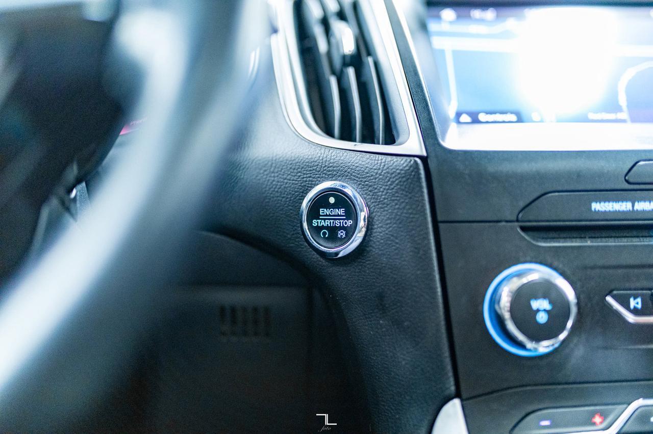 2018 Ford Edge AWD SEL Roof Nav BCam Red Deer AB