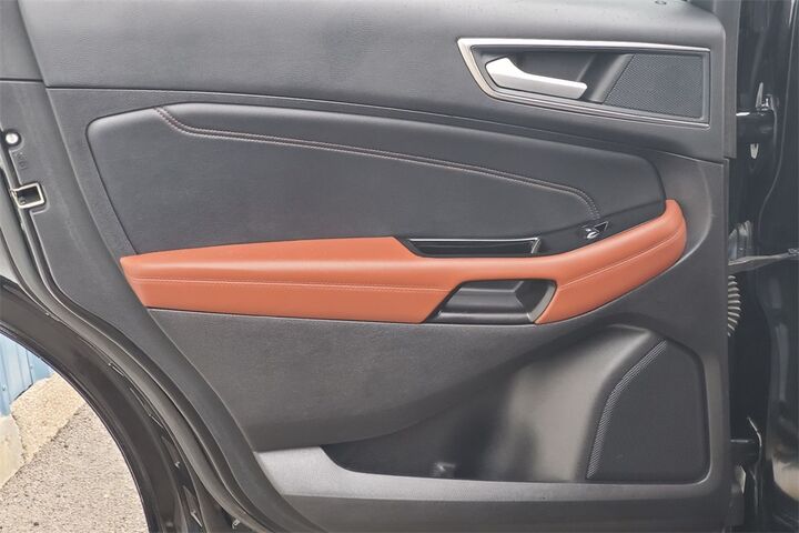 2018 Ford Edge Titanium  TX