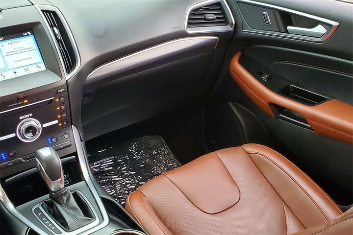 2018 Ford Edge Titanium  TX