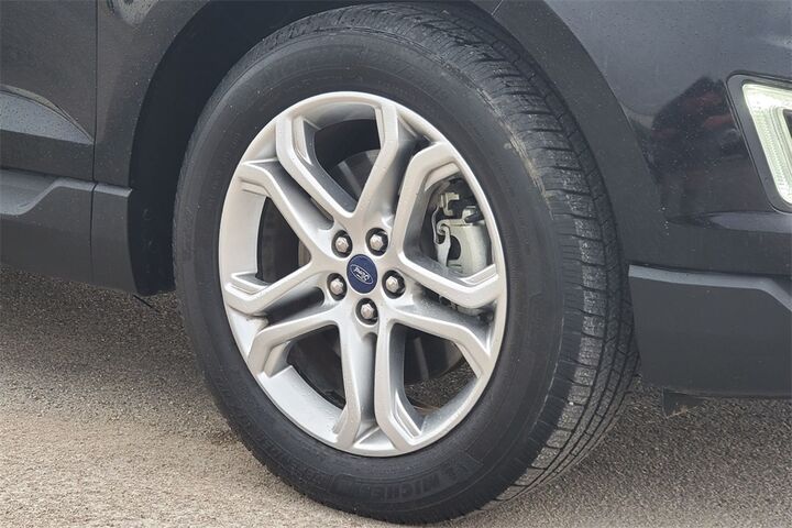 2018 Ford Edge Titanium  TX