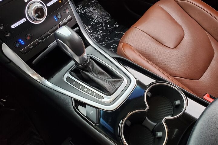 2018 Ford Edge Titanium  TX