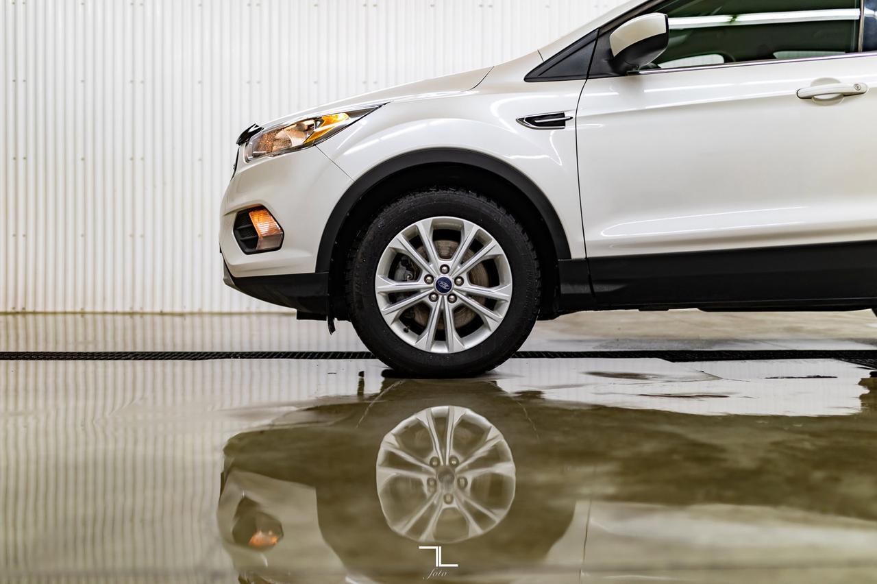 2018 Ford Escape AWD SE BCam Heated Seats Red Deer AB