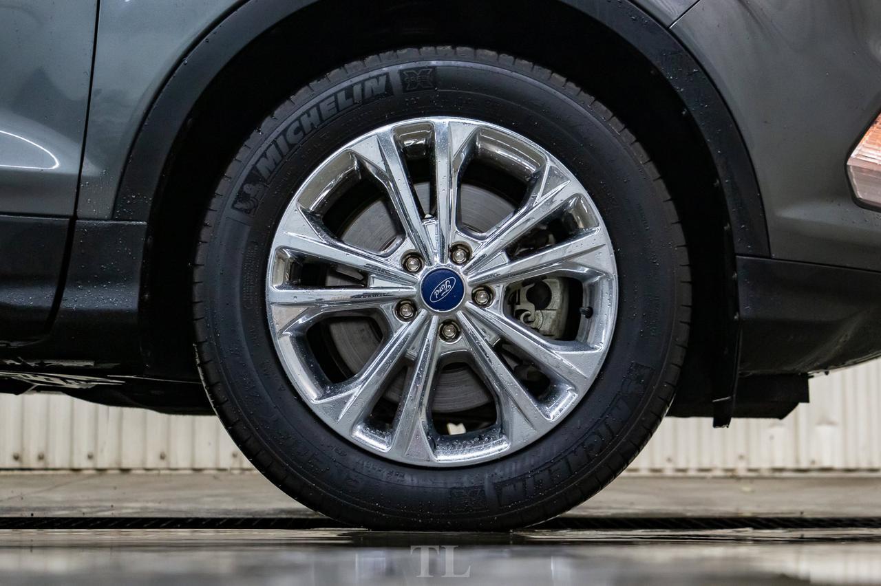 2018 Ford Escape AWD SE BCam Heated Seats Red Deer AB