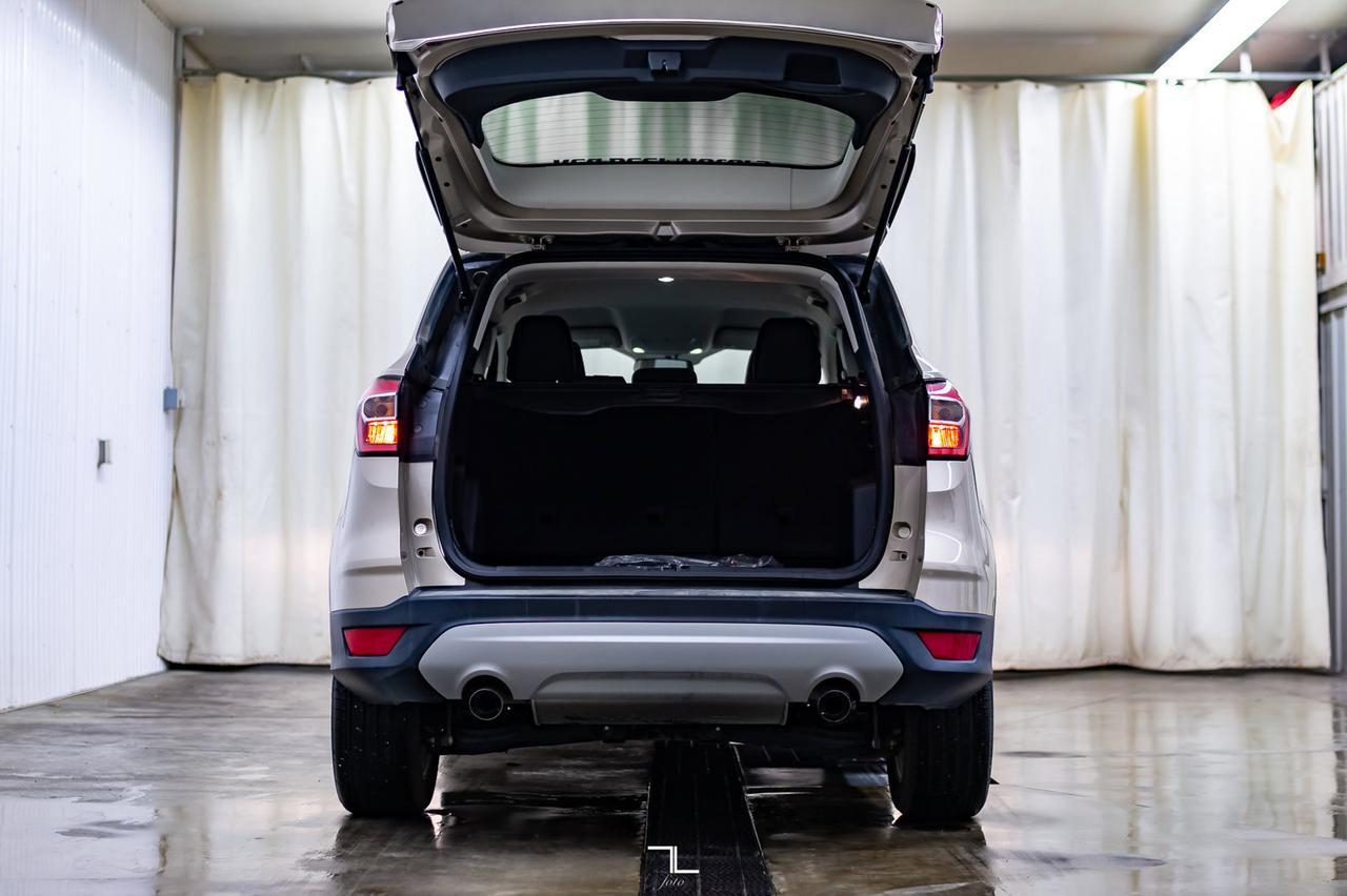 2018 Ford Escape AWD SE BCam Red Deer AB