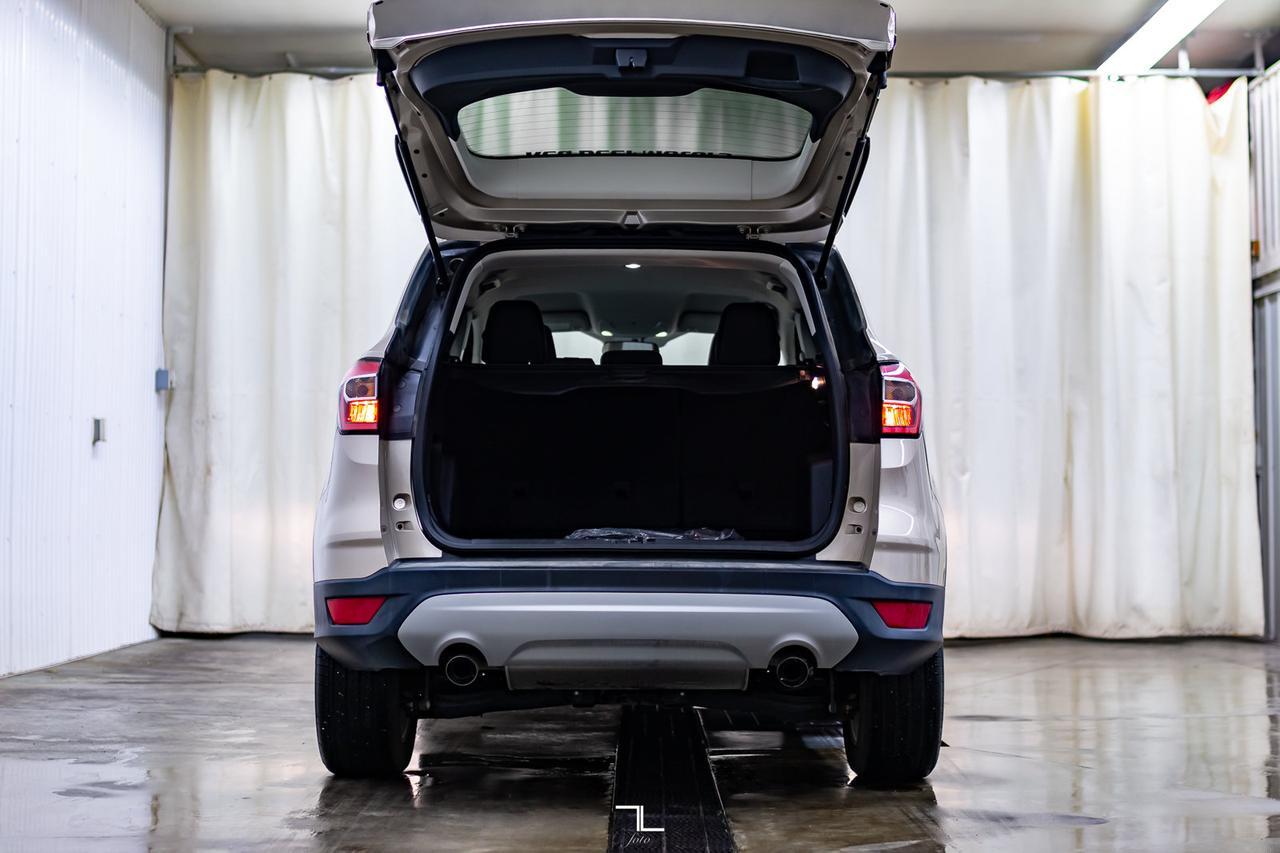 2018 Ford Escape AWD SE BCam Red Deer AB