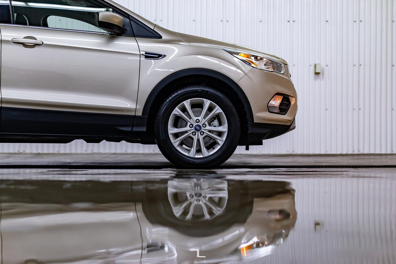 2018 Ford Escape AWD SE BCam Red Deer AB