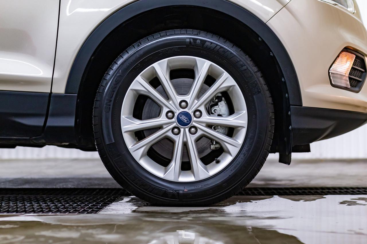 2018 Ford Escape AWD SE BCam Red Deer AB