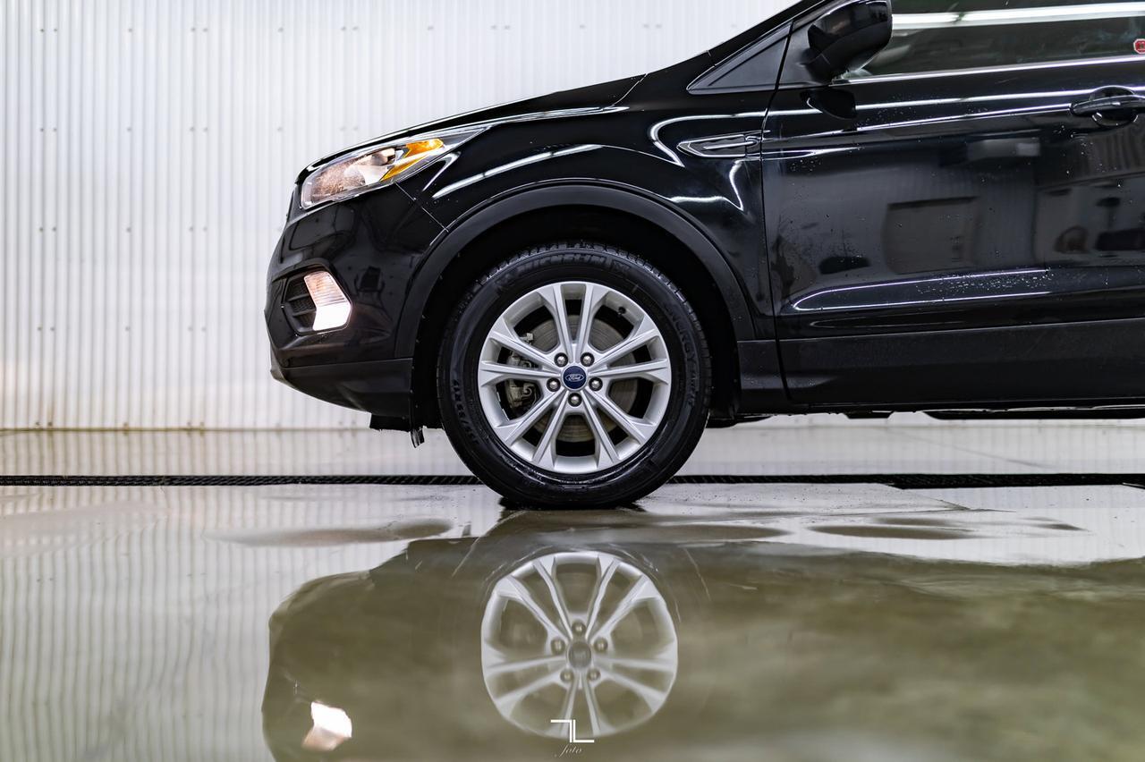 2018 Ford Escape AWD SE BCam Red Deer AB