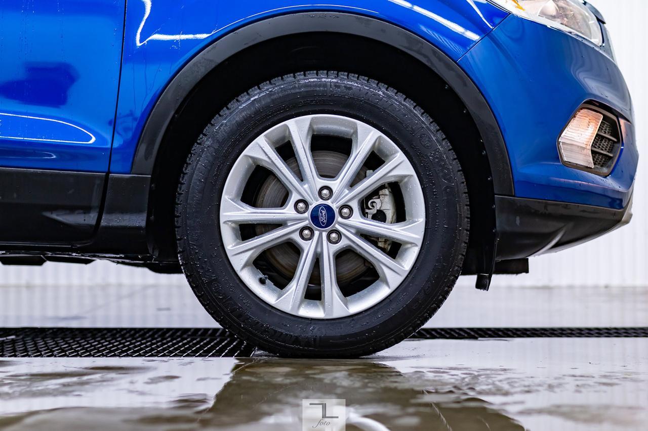 2018 Ford Escape AWD SE BCam Red Deer AB