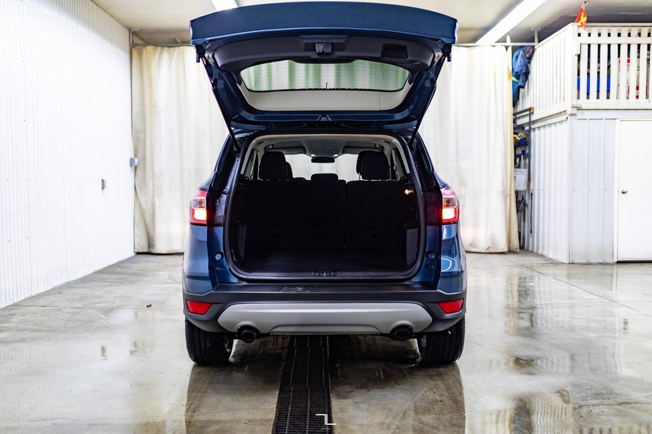 2018 Ford Escape AWD SE BCam Red Deer AB