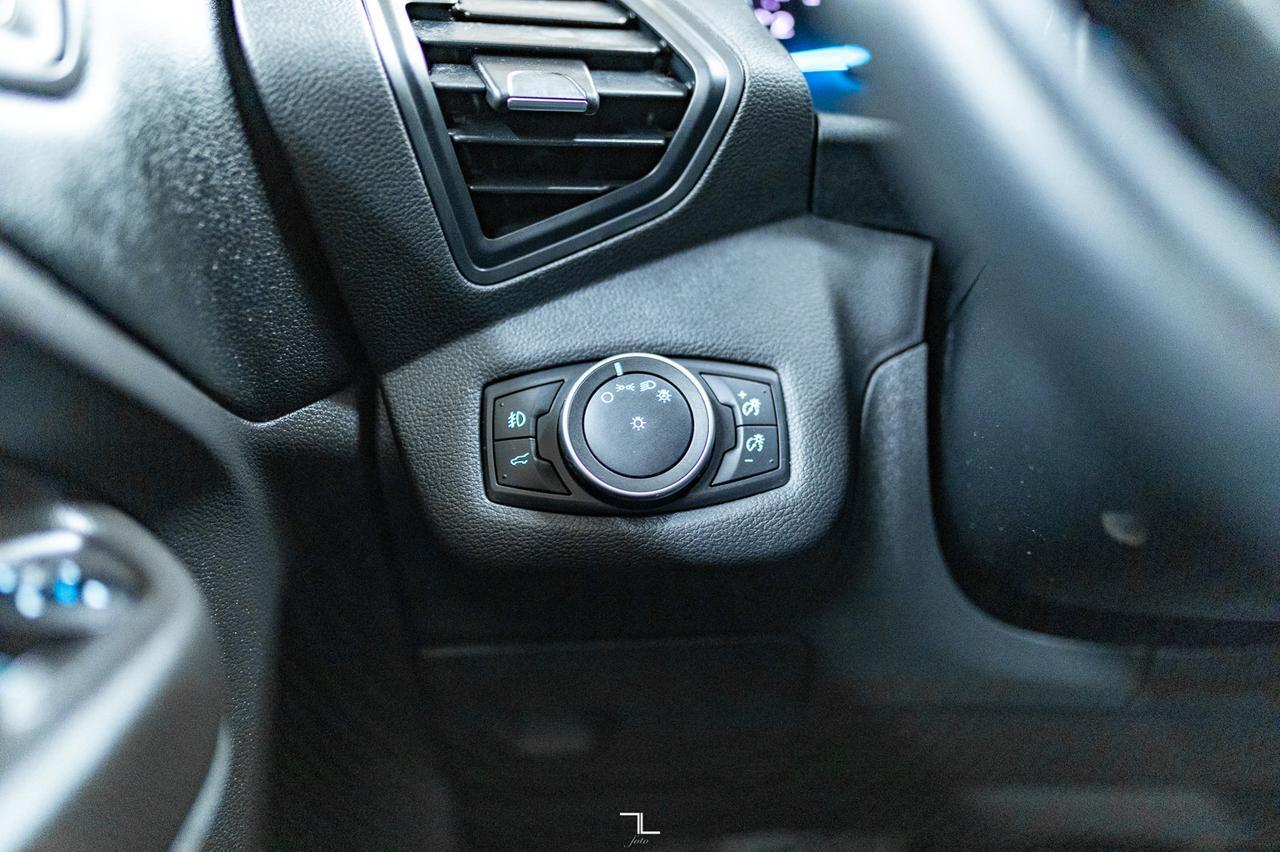 2018 Ford Escape AWD SE BCam Red Deer AB