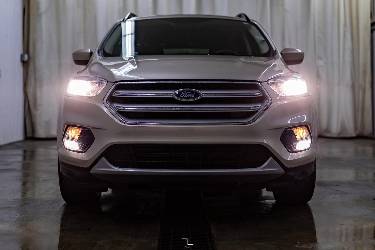 2018 Ford Escape AWD SE BCam Red Deer AB