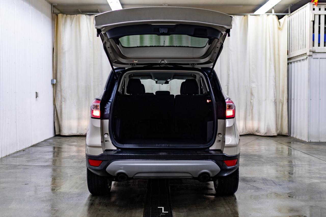 2018 Ford Escape AWD SE BCam Red Deer AB