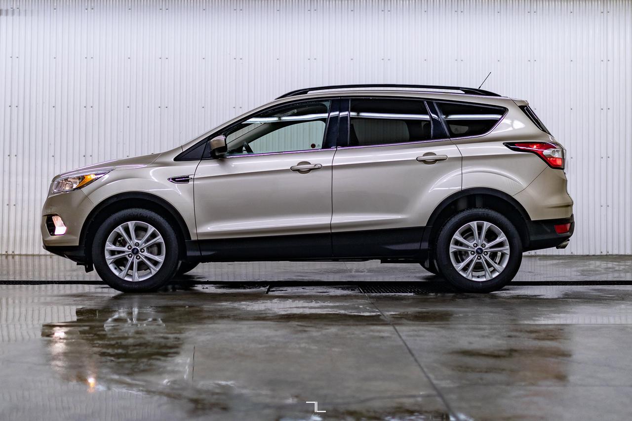 2018 Ford Escape AWD SE BCam Red Deer AB