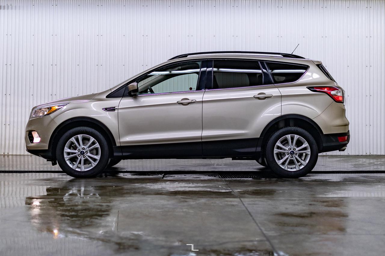 2018 Ford Escape AWD SE BCam Red Deer AB