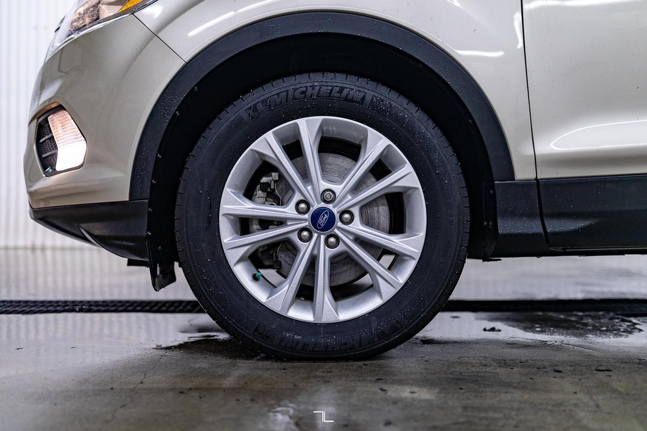 2018 Ford Escape AWD SE BCam Red Deer AB