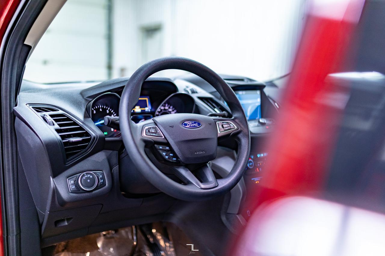 2018 Ford Escape AWD SE Nav BCam Red Deer AB