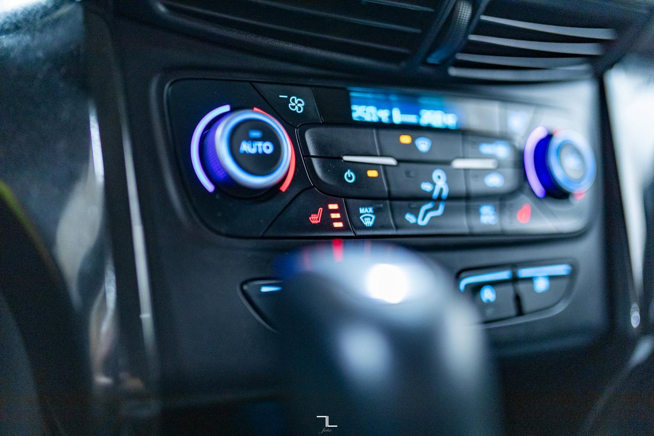 2018 Ford Escape AWD SE PSeat BCam Red Deer AB