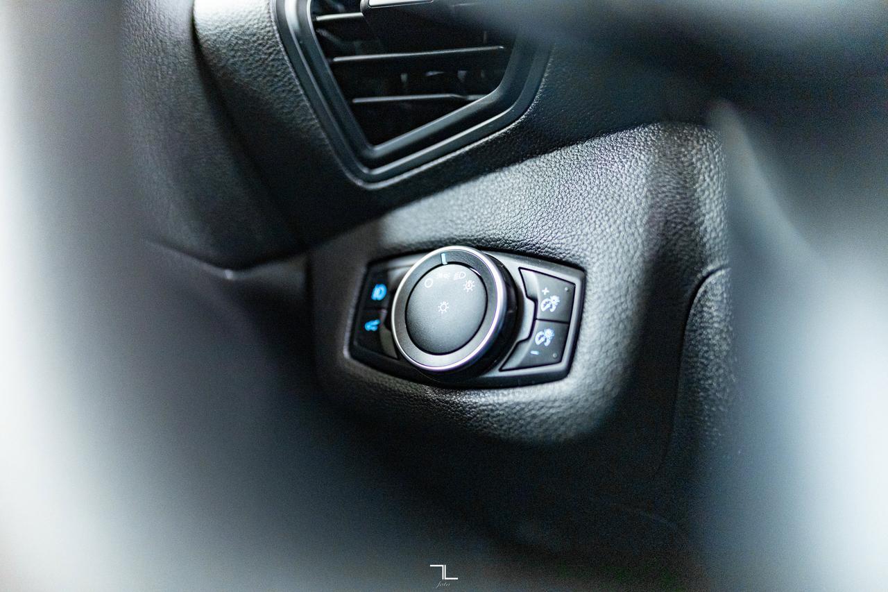 2018 Ford Escape AWD SE PSeat BCam Red Deer AB