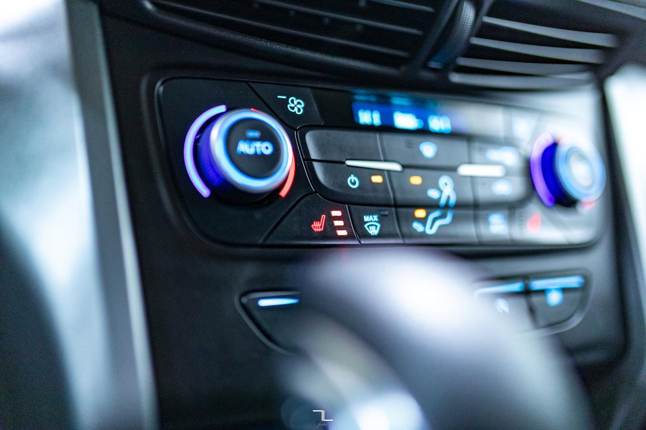 2018 Ford Escape AWD SE PSeat BCam Red Deer AB