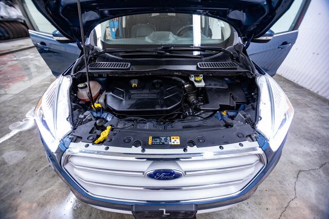 2018 Ford Escape AWD Titanium Leather Roof Nav BCam Red Deer AB