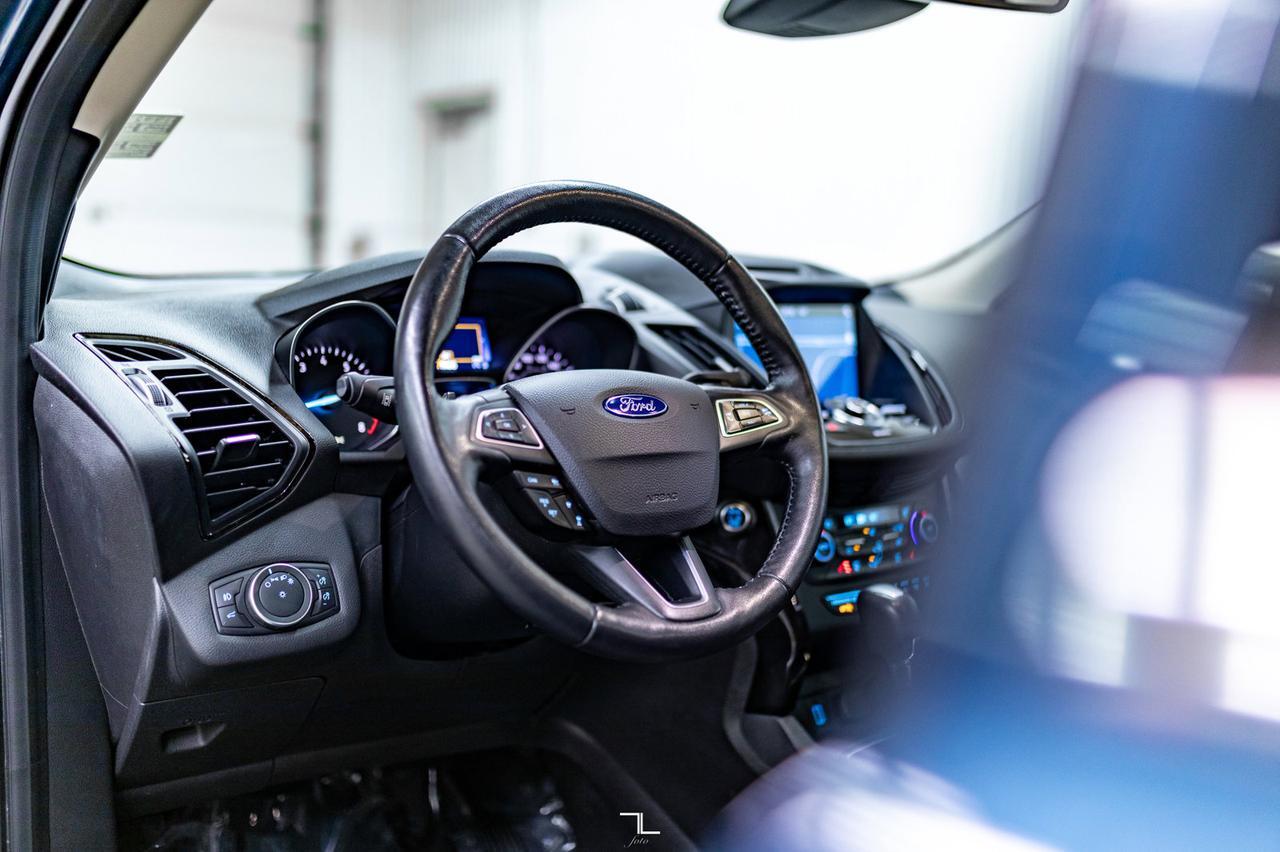 2018 Ford Escape AWD Titanium Leather Roof Nav BCam Red Deer AB