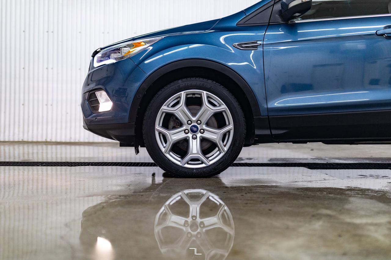 2018 Ford Escape AWD Titanium Leather Roof Nav BCam Red Deer AB