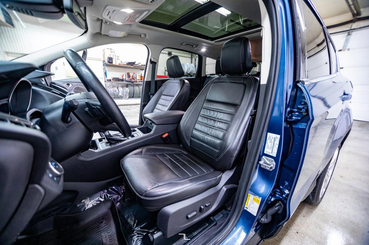 2018 Ford Escape AWD Titanium Leather Roof Nav BCam Red Deer AB