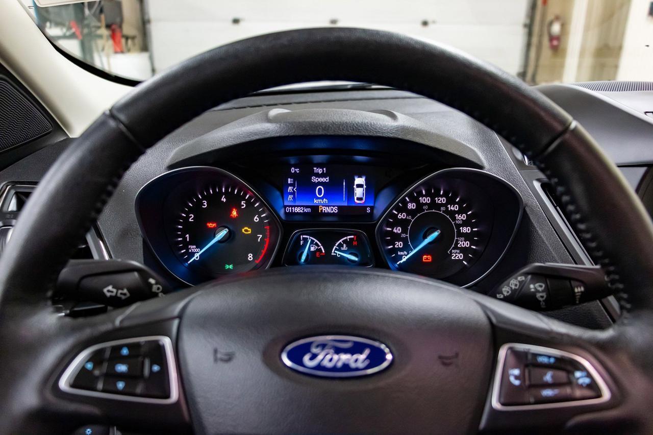 2018 Ford Escape AWD Titanium Leather Roof Nav Red Deer AB