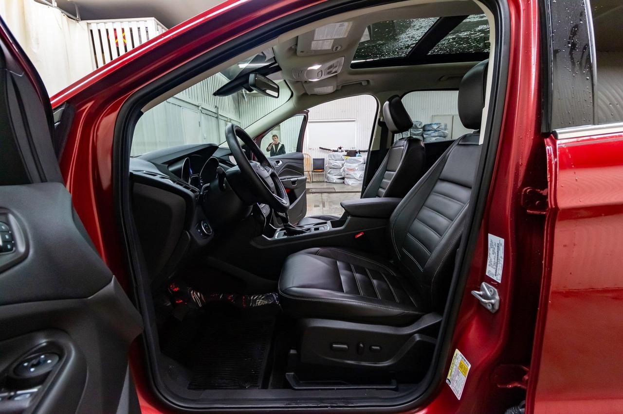 2018 Ford Escape AWD Titanium Leather Roof Nav Red Deer AB