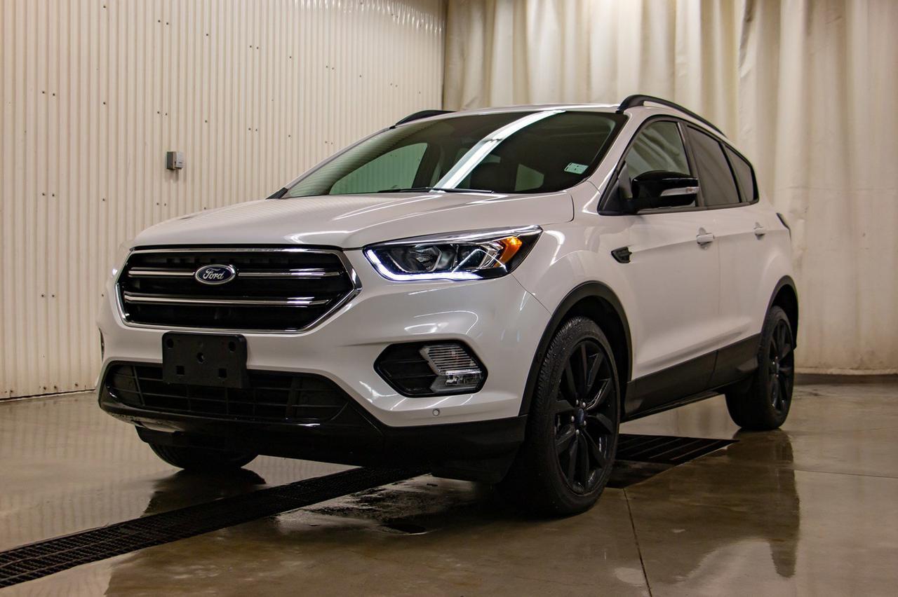 2018 Ford Escape AWD Titanium Roof Nav BCam Red Deer AB